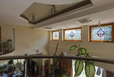 Casă individuală cu 12 camere cu Canalizare în Petrești - 13