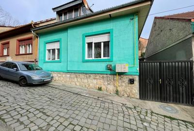 Casă cu 3 camere cu Teren 190 Mp în Muncitoresc - 1