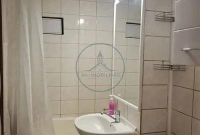 Apartament cu 3 camere semidecomandat, mobilat în Central - 1