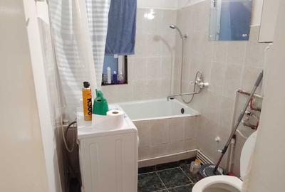 Apartament cu 3 camere semidecomandat în 7 Noiembrie - 2
