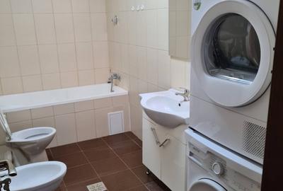 Apartament cu 3 camere decomandat în Central - 1