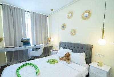 Apartament cu 3 camere semidecomandat, mobilat în Tomis II