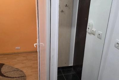Garsonieră decomandată în UMT