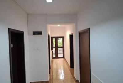 Casă cu 3 camere cu Teren 35 Mp în Central