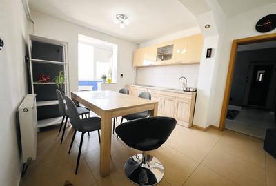Apartament cu 3 camere semidecomandat, mobilat în Circumvalațiunii - 10