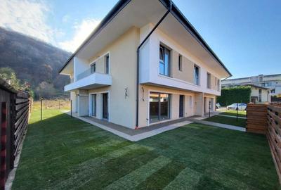 Duplex cu 4 camere cu Canalizare în Florești - 1