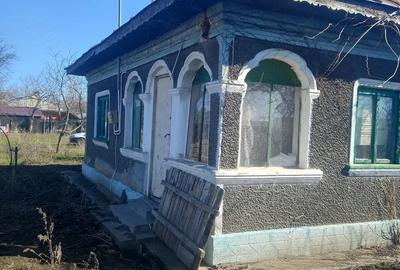 Casă cu Teren 2020 Mp în Dragoș Vodă