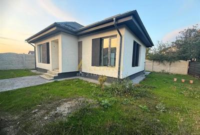 Casă individuală cu 3 camere cu Teren 270 Mp în Berceni - 1