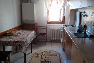Apartament cu 2 camere decomandat, mobilat în Central