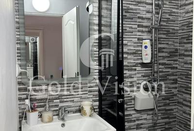 Casă cu 7 camere cu Teren 2000 Mp în Central - 2