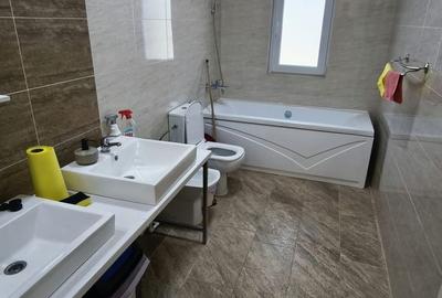 Casă cu 6 camere cu Teren 400 Mp în Transilvaniei