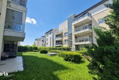 Apartament cu 3 camere semidecomandat în Băneasa