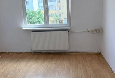 Garsonieră în Est - 2