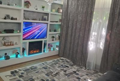 Apartament cu 3 camere semidecomandat în Central