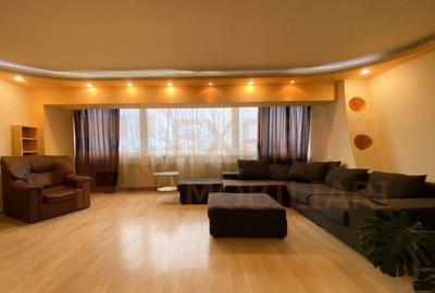 Apartament cu 4 camere decomandat în Dacia