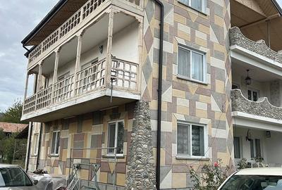 Casă cu 6 camere cu Teren 1875 Mp în Mihăești
