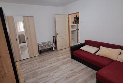 Apartament cu 2 camere semidecomandat în Obor