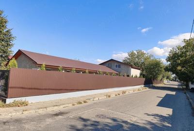 Casă cu 10 camere cu Teren 600 Mp în Central