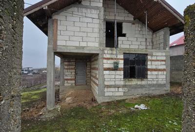 Casă cu 4 camere în Câmpu Mare - 6