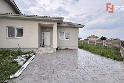 Duplex cu 4 camere cu Canalizare în Moșnița Veche - 1