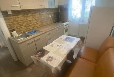 Apartament cu 3 camere în Micro 6 - 4