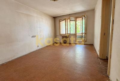 Apartament cu 3 camere decomandat în Vitan