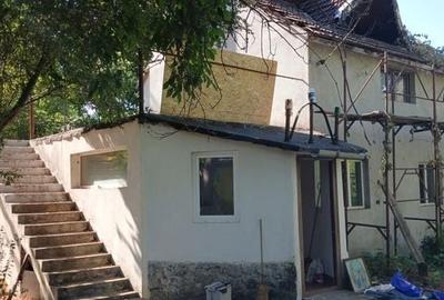 Casă cu 3 camere cu Teren 80 Mp în Pârneava