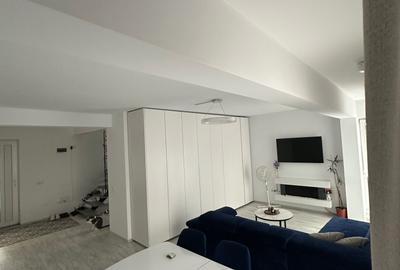 Apartament cu 2 camere semidecomandat în Rediu