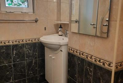 Apartament cu 3 camere decomandat în Malu Roșu - 1