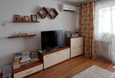 Apartament cu 2 camere semidecomandat, mobilat în Băilești