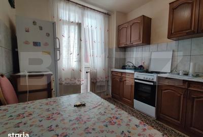Apartament cu 3 camere decomandat în Decebal