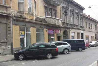 Spațiu comercial, de 60 mp, în Central