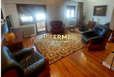 Apartament cu 3 camere decomandat, mobilat în Cetate