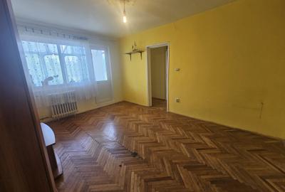 Apartament cu 4 camere semidecomandat în Soarelui - 2