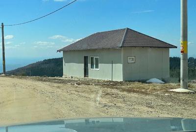 Casă cu Teren 1000 Mp în Central