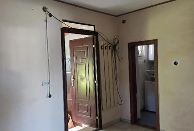 Casă cu 2 camere cu Teren 550 Mp în Sacoșu Turcesc