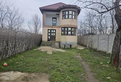 Casă individuală cu 4 camere cu Canalizare în Exterior Sud - 1