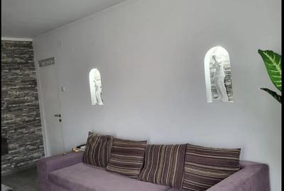 Apartament cu 2 camere decomandat în Victoriei