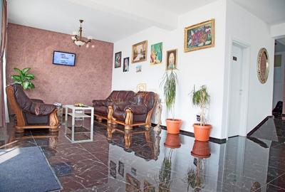 Spațiu comercial, de 690 mp, în Central - 3