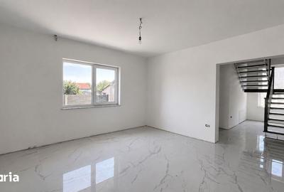 Casă cu 4 camere cu Teren 528 Mp în Sânmihaiu Român - 5