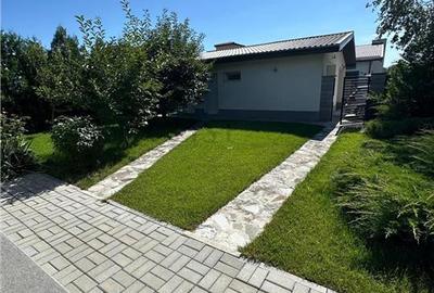 Casă individuală cu 3 camere cu Canalizare în Gulia