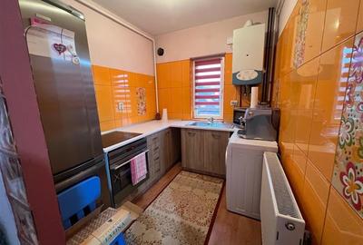 Apartament cu 3 camere decomandat, mobilat în Sângeorgiu de Mureș