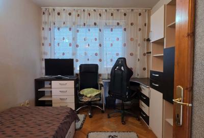 Apartament cu 3 camere decomandat în Cantemir - 10
