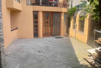 Casă cu 4 camere cu Teren 200 Mp în Fundeni