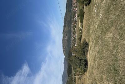 Teren de 1760 mp, în Central