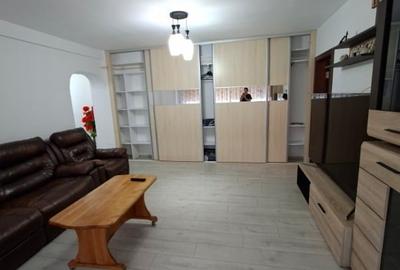 Apartament cu 2 camere decomandat, mobilat în Tomis Nord
