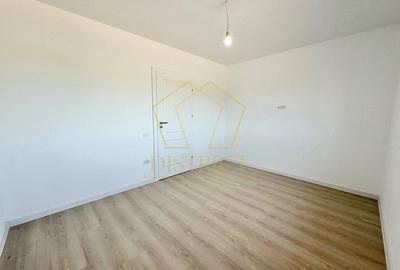 Casă cu 5 camere cu Teren 470 Mp în Ghiroda