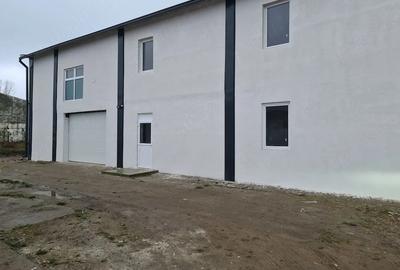 Spațiu comercial, de 200 mp, în Central - 4