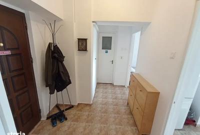 Apartament cu 2 camere decomandat în Titulescu