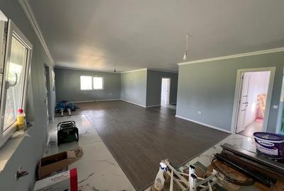 Casă cu 4 camere cu Teren 7000 Mp în Central - 4